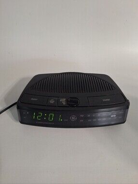 Vintage GE Digital AM/FM Alarm Clock Radio Green LED Model 7-4615A Tested